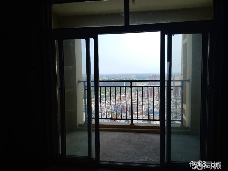 东一小学,大润发,新市医院,户型采光好,可全款按揭急用钱出售